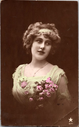 1913 Victorian Lady Postcard Roses Real Photo Colored Posted - Imagen 1 de 2