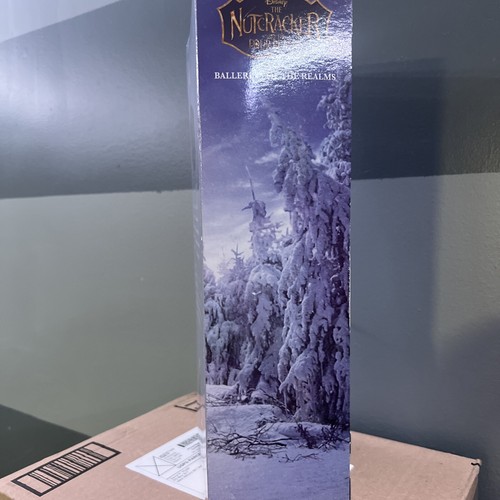 Barbie Sig Disney Nutcracker Ballerina of the Realms & Clara’s Soldier Uniform - Picture 6 of 9