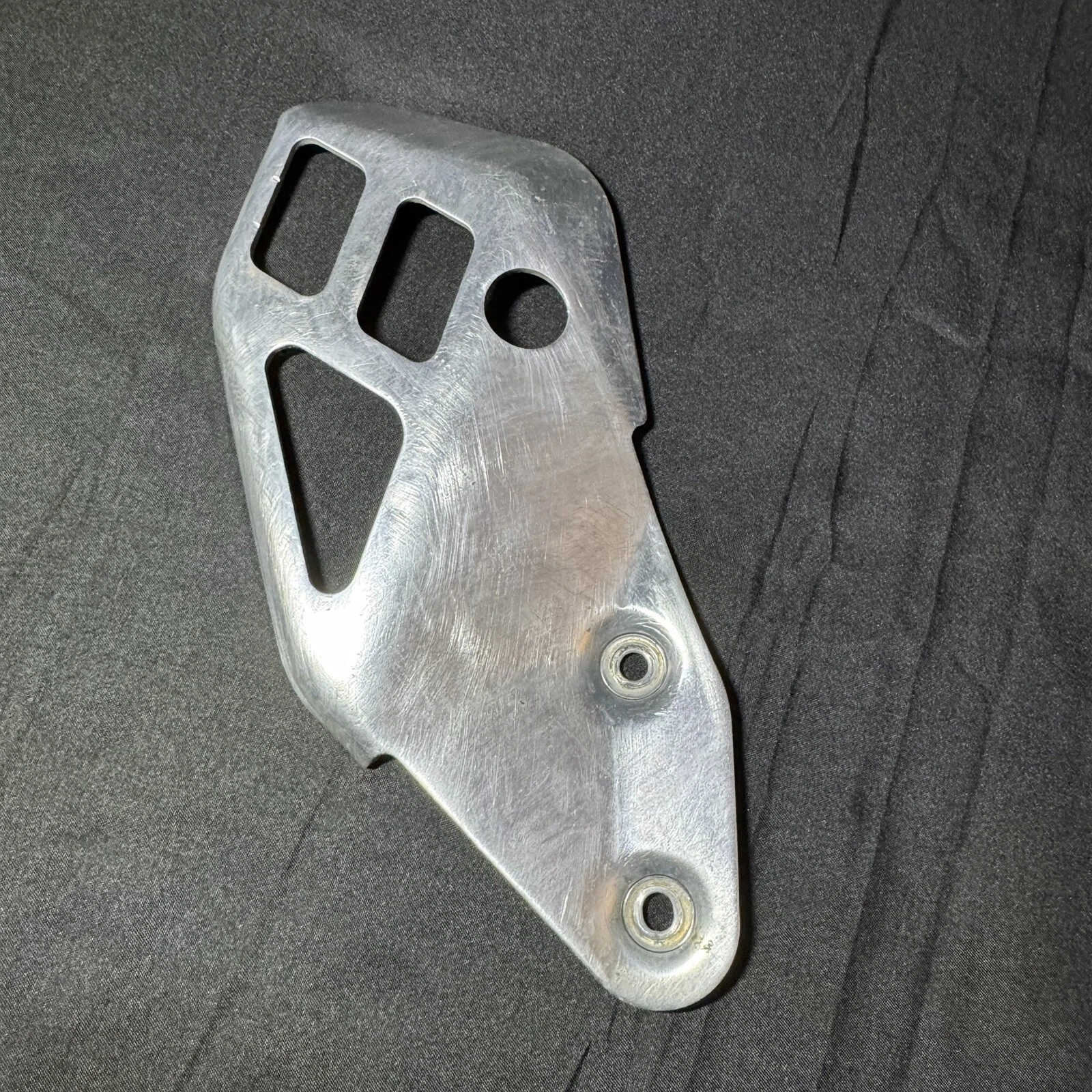 2002 98-02 YAMAHA YZ426F REAR BRAKE MASTER CYLINDER GUARD