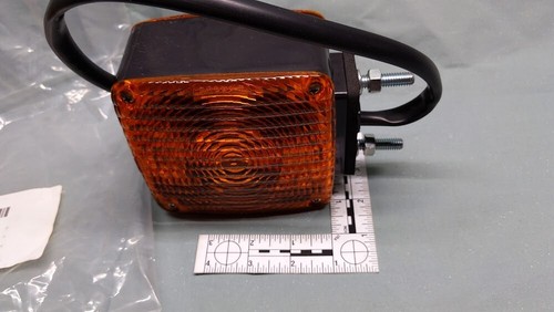 ⭐MACK⭐OEM⭐47M0453AM2 Amber Marker Light **GOVERNMENT SURPLUS** - Picture 3 of 6
