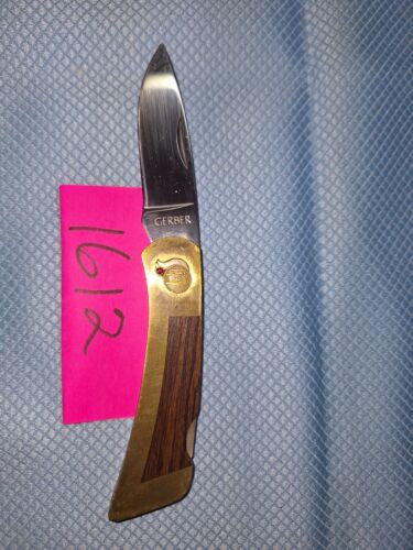 1 GERBER 97223 WOOD BRASS KNIFE Lot 1612