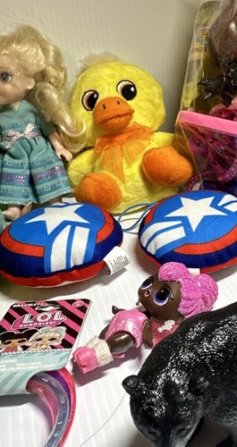 Lot Of Misc Kids Toys Cars Figures Bonus Bag Of Trinkets - Picture 5 of 5