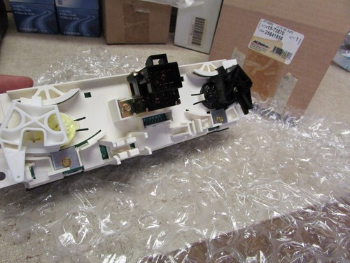 Conjunto de control de calefacción y aire acondicionado NOS, GM 25841856 o ACDelco 15-73870 - Imagen 2 de 2