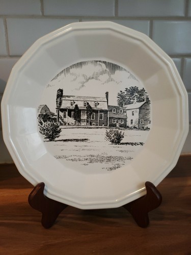 Habre de Venture Plate 10" -Charles County Maryland - Homer Laughlin - USA 