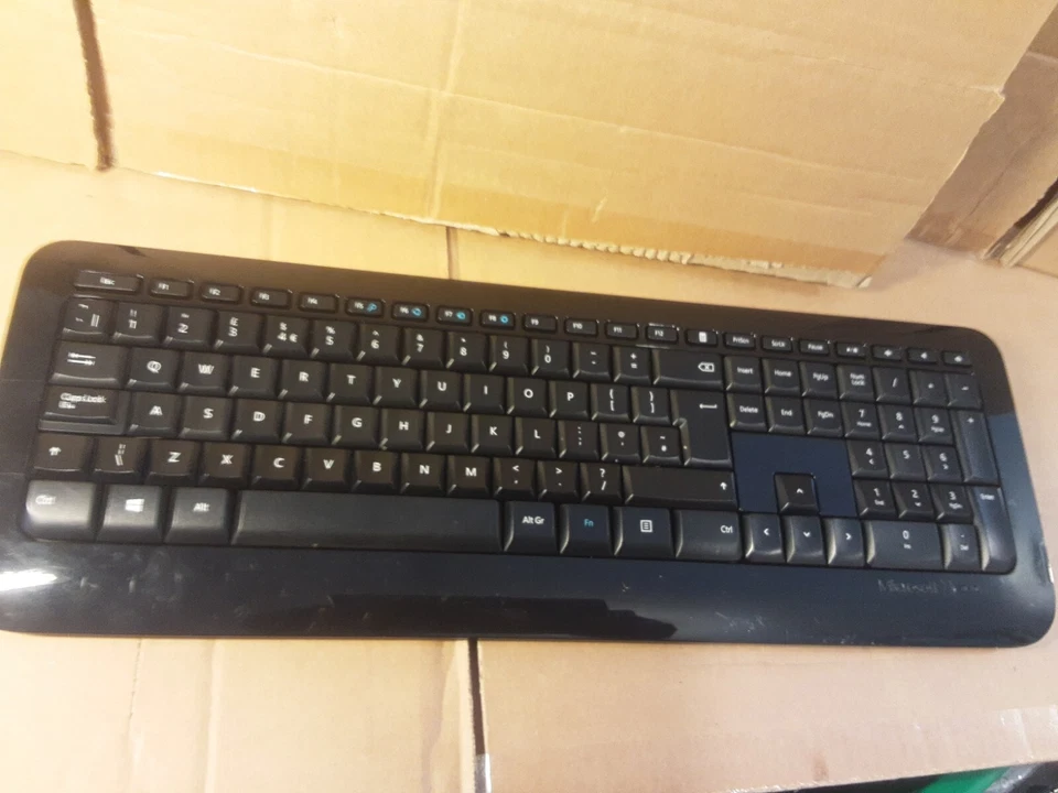 Microsoft Desktop 850 Wireless Keyboard , MISSING RECEIVER - Image 3 of 4