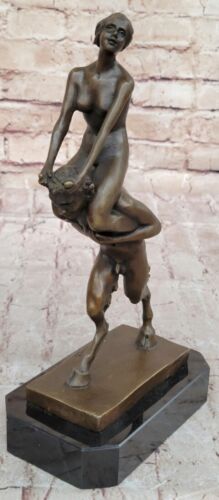 Estatuilla de arte erótico sátiro femenino de bronce firmada por Franz Bergman hecha a mano - Imagen 3 de 10