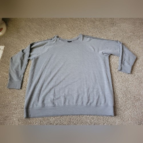 Torrid Grey Long sleeve Plus size Crew Neck Sweater  - Bild 1 von 14