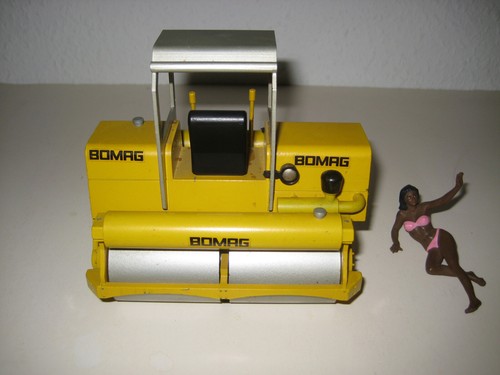 BOMAG BW 200 RULLO #2950.2 CONRAD 1:24 - Foto 2 di 6