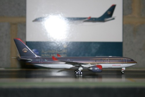 Phoenix 1:400 Royal Jordanian Airbus A330-200 JY-AIF (10450) Model Plane