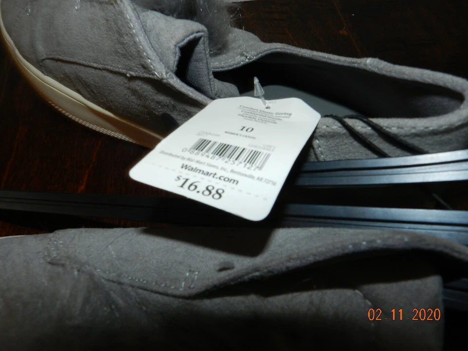 *Faded Glory Women's POM TWIN SUEDE LIKE SNEAKER SHOE CASUAL Gray, Size 10 - Image 3 of 3