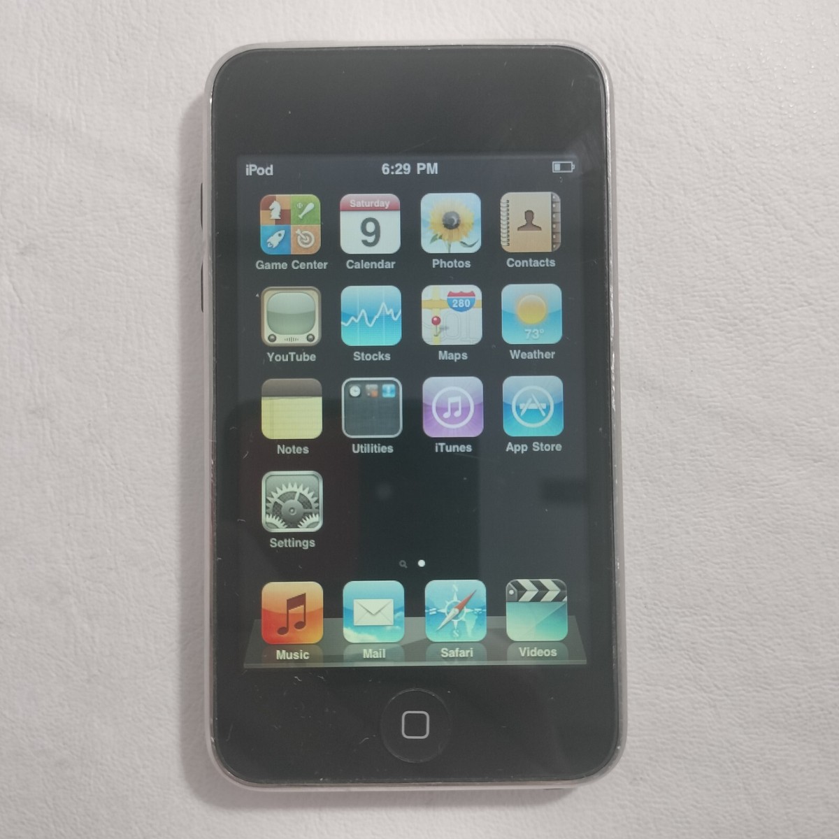 iPod touch5世代黒！ Refurbished Apple iPod Touch 5th Generation 64GB Slate Black