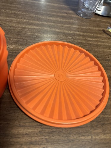 Vintage Tupperware 1204-14 Orange Servalier Canister with Lid - Picture 3 of 6