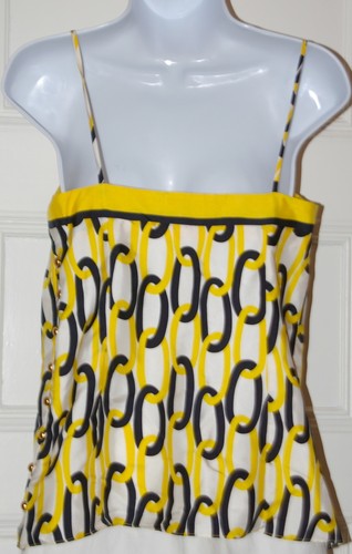 Nueva con etiquetas Cami Estampado Eslabón de Cadena Milly en Amarillo y Negro con 8 Botones Laterales Dorados Talla 2 - Imagen 6 de 7