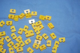 B Lego Lot 40 Yellow Technic Bricks One Hole 1 x 2  4502 4559 4888 3700 6195 