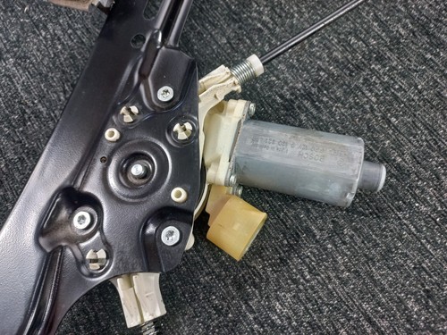 BMW 5-Series E60 E61 LCI Original Front Left Door Window Regulator 977971 - Picture 3 of 22