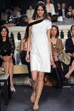 CHANEL 07C EXQUISITE AUTHENTIC  RUNWAY  100% WOOL KNIT DRESS 40  OFF WHITE NEW