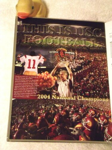2 USC QB Matt Leinart Bücher: USC Trojaner Nat'l Champs 2003 & 2005 Fußballpresse - Bild 2 von 11