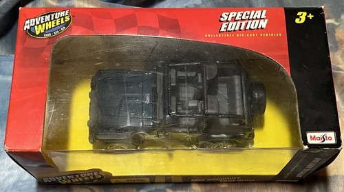 JEEP WRANGLER RUBICON BLUE 1:27 DIECAST MODEL CAR BY MAISTO 2011 Special Edition - Picture 2 of 5