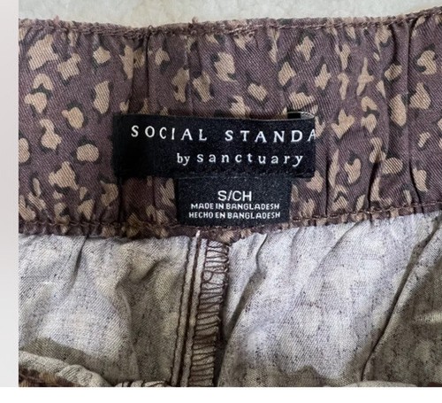 NWT Social Standard by Sanctuary Women's Boardwalk Leopard Short Soft Pull on  - Picture 4 of 5