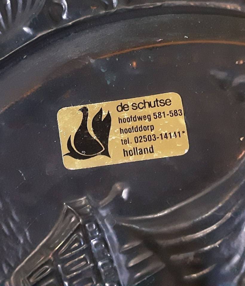 Vintage Copper Embossed Wall Plate 37cm Diameter DE SCHUTSE Holland