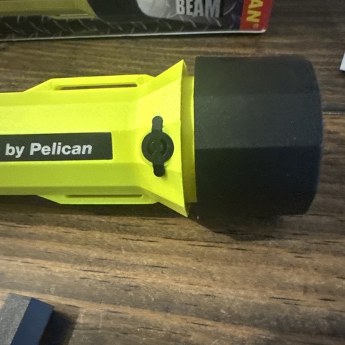 Pelican “SUPER PELILITE” Neon Yellow Flashlight 10,000 Candlepower - Picture 3 of 7