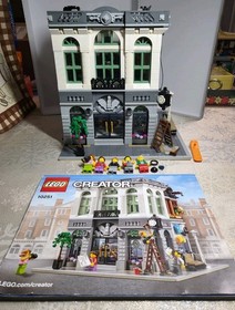 LEGO Creator Expert 10251 Brick Bank w/Instructions No Box Missing 2 pcs Read 