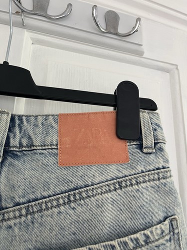 Zara denim frayed hem jean shorts - size 8 - Picture 3 of 5