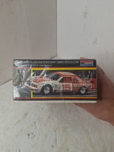 Monogram 2723 1/24 Scale #15 Ricky Rudd's Motorcraft T-Bird Stock Car Model Kit - Picture 7 of 13