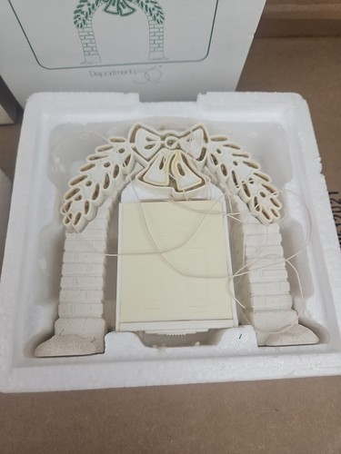 Accesorios de pueblo 3 piezas Departamento 56 - Velas Village Brite Lites Angel Entry Way - Imagen 7 de 7