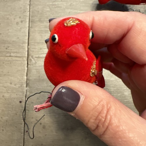 "3 Adornos de Navidad de Pájaro Rojo Flocado Plumas Brillantes 4.5"" Alambres para Colocar de Colección" - Imagen 16 de 20