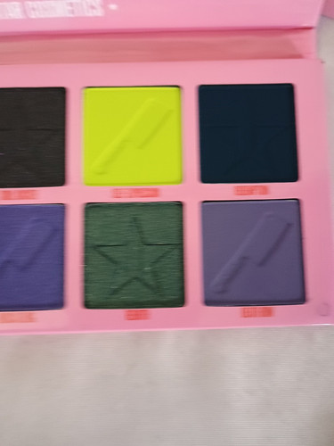 Jeffree Star Cosmetics Neu im Karton Beauty Killer 2 Eye Artistry Palette 100 % authentisch - Bild 6 von 10