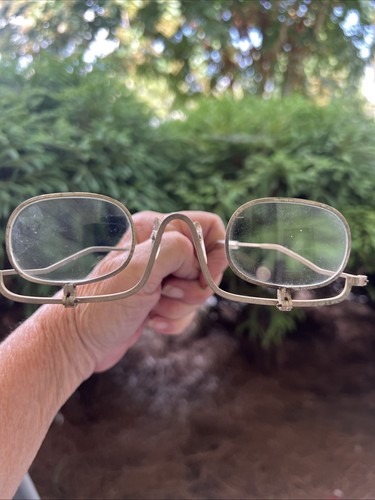 Vintage Flip Down Magnifying Glasses Brass Framed Late 19th To Early 20th Centur - Picture 7 of 8