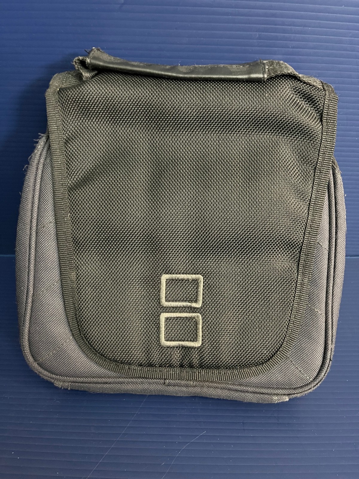 Nintendo DS Travel Bag With Straps Holds 20 Games And Accessories black