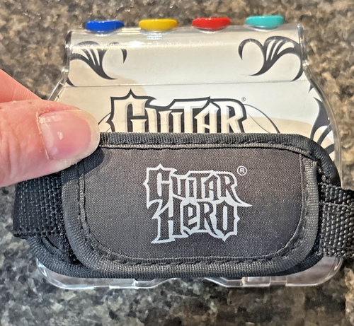 Nintendo DS Guitar Hero on Tour & on Tour Decades cofanetto raro HTF Grip Skins - Foto 19 di 24