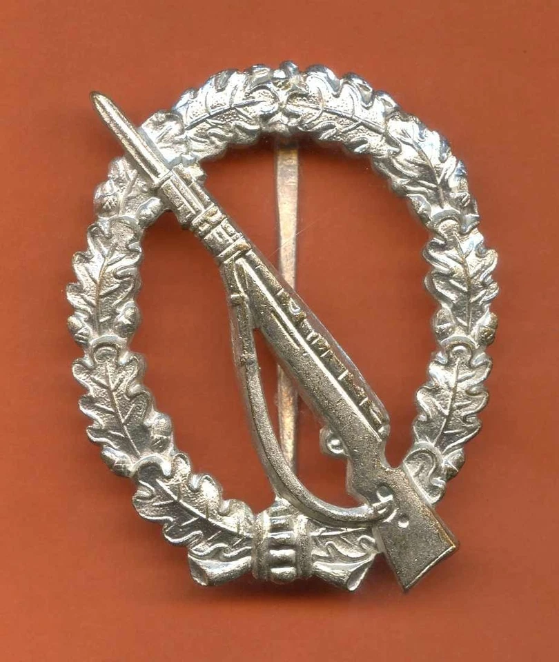 BRD, INFANTERIE-STURMABZEICHEN 1939/1957 IN SILBER. (D453) - Bild 3 von 4