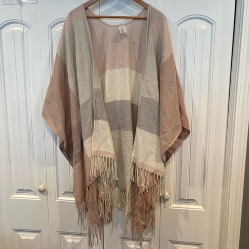 Woolrich Pink And White Wrap OSFA - Picture 2 of 8