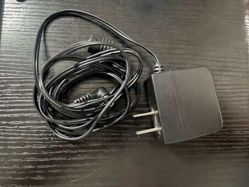 Insignia 8 Inch Digital Picture Frame NS-DPF8WA-09 with Remote Control - Picture 5 of 6