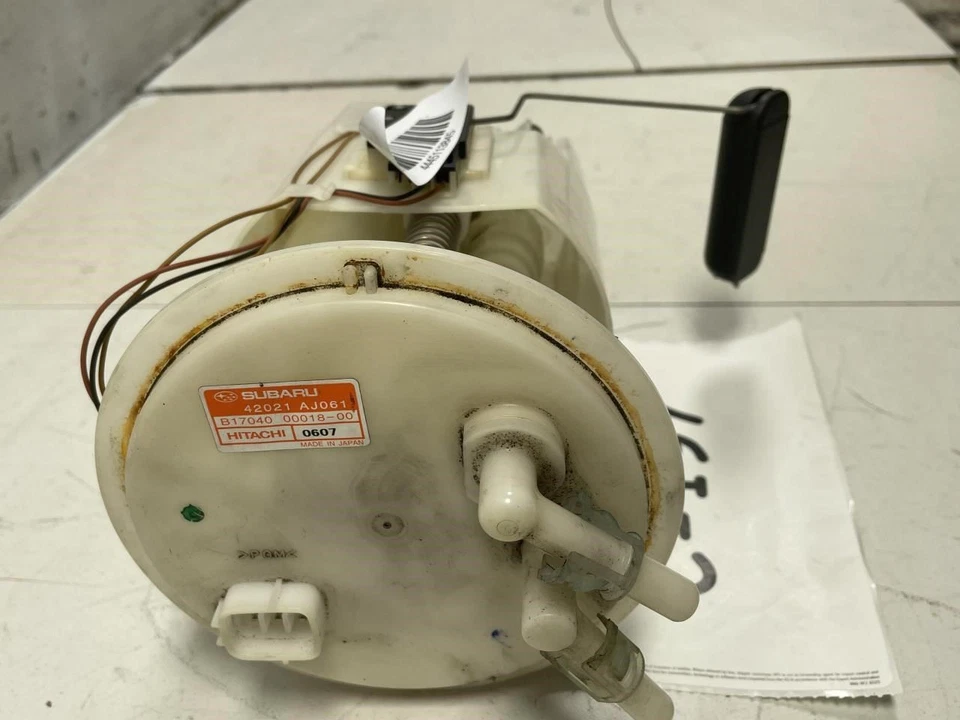 2011 SUBARU OUTBACK 3.6L 燃油气体泵罐原始设备制造商+ — 第 2/4 张图片