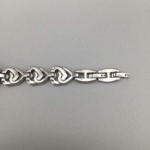Accutime Watch Women 22mm Crystals Silver Tone Heart Bracelet Band New Battery - Picture 12 of 16