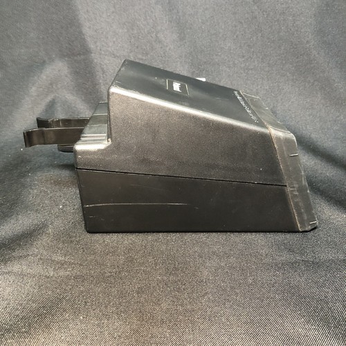 Polaroid VIN Close Up Macro Hood Attachment for 600 Series Cameras - Picture 3 of 6