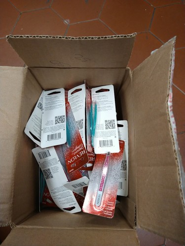 Revlon Diamond Collection Accurate Tweezing Slant Tweezer - Picture 3 of 4