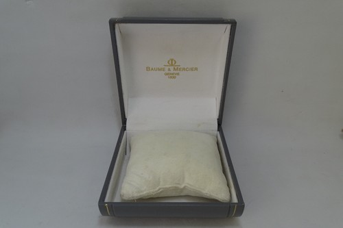 Baume & Mercier Watch Box, Warranty and Booklets, Vintage 1980's - Picture 5 of 11
