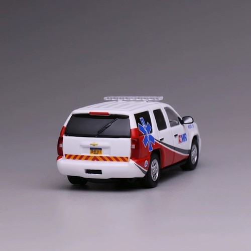 1:64 596 Blanco Tahoe AMR Medic Ambulancia SUV Modelo Diecast Metal Car - Imagen 5 de 5