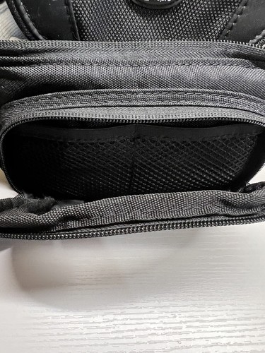 Lowepro Edit 110 Small Black Padded Camera Bag w/ Shoulder Strap - Picture 9 of 11