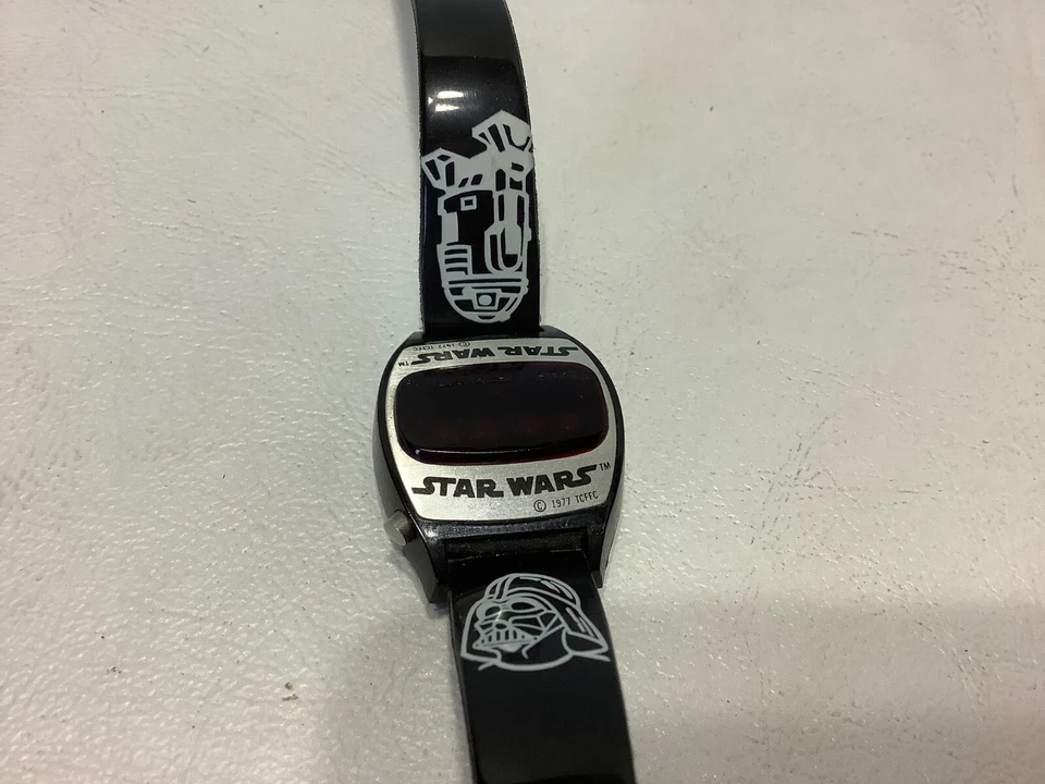 Vintage 1977 Texas Instruments Star Wars Microelectronic Watch w/Original Box - Image 4 of 4