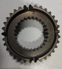 S-13921 101-466-2 New Tremec, TTC, Spicer, SYNC HUB 5/6  * No box item* (Z1D1)