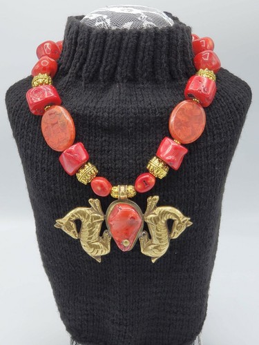 Handmade designer necklace with natural corals and Thai pendant and earrings - Picture 2 of 8