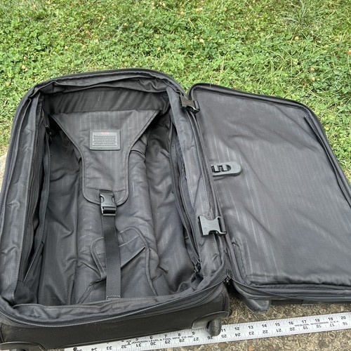 Maleta de mano TUMI ALPHA 22" negra con ruedas 22016DH equipaje con ruedas. - Imagen 14 de 19