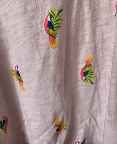 Neu mit Etikett Old Navy weiches EveryWear bedrucktes T-Shirt mit V-Ausschnitt Papageien rosa Damen M L - Bild 5 von 5