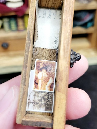 A Christmas Carol Shadow Box/Book Displays Miniature Items Depicting Ebenezer - Bild 17 von 21